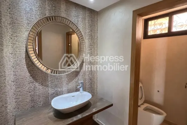 Luxury 4-bedroom apartment