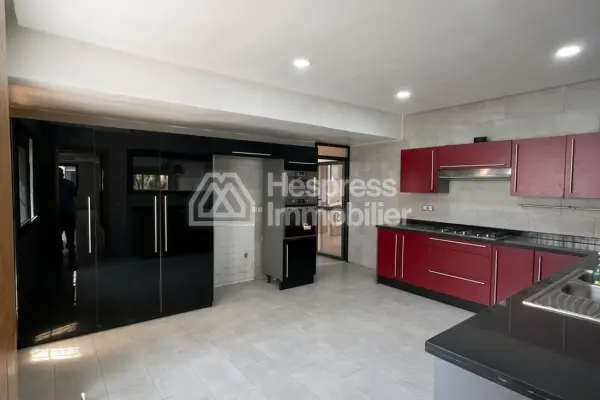 Luxury 4-bedroom apartment