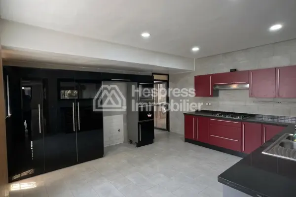 Luxury 4-bedroom apartment