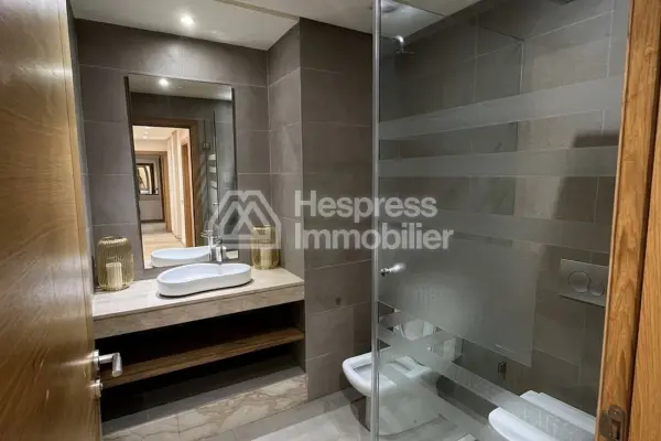 Luxury 4-bedroom apartment