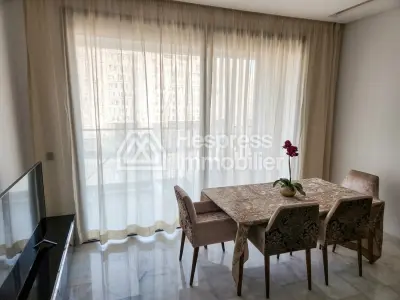 شقة بسيطة في مركز المدينة بإطلالة مفتوحة على مركز أيريا التجاري