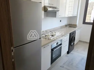 شقة بسيطة في مركز المدينة بإطلالة مفتوحة على مركز أيريا التجاري