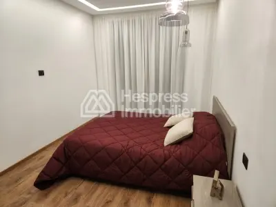 شقة بسيطة في مركز المدينة بإطلالة مفتوحة على مركز أيريا التجاري