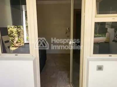 شقة مع مساحة خارجية وحديقة المعاريف