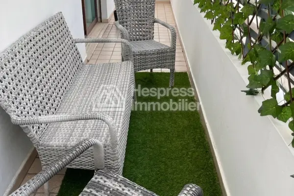 Bel Appartement à côté de Molière Palmier à louer
