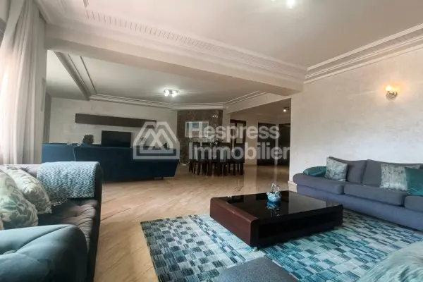 Beautiful apartment next to Molière Palmier for rent