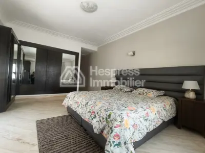 Bel Appartement à côté de Molière Palmier à louer