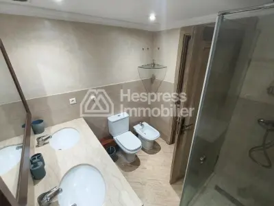 شقة جميلة للإيجار بالقرب من موليير بالمييه