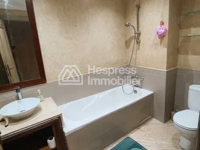 شقة جميلة للإيجار بالقرب من موليير بالمييه