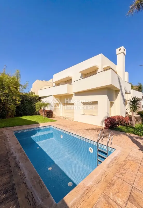 Villa propre et ensoleillée en résidence à vendre