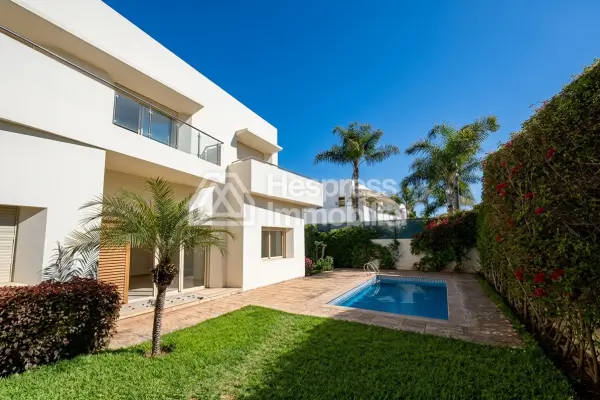 Villa propre et ensoleillée en résidence à vendre