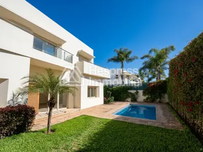 Villa propre et ensoleillée en résidence à vendre