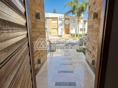 Villa propre et ensoleillée en résidence à vendre