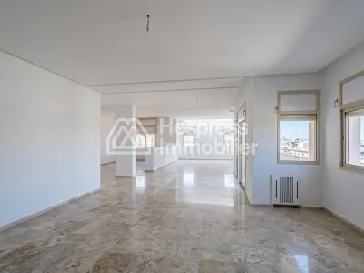 Villa propre et ensoleillée en résidence à vendre