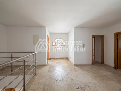 Villa propre et ensoleillée en résidence à vendre