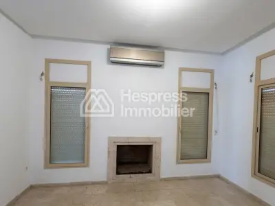 Villa propre et ensoleillée en résidence à vendre