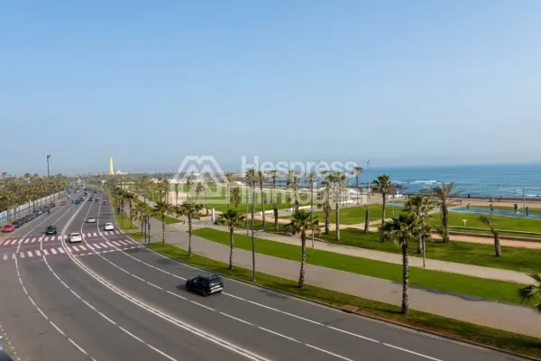 إطلالة خلابة على المحيط ومسجد الحسن الثاني