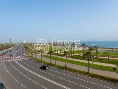 إطلالة خلابة على المحيط ومسجد الحسن الثاني
