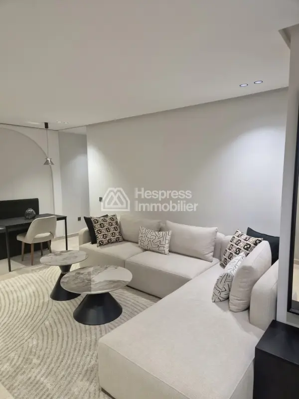 New furnished studio apartment, central location