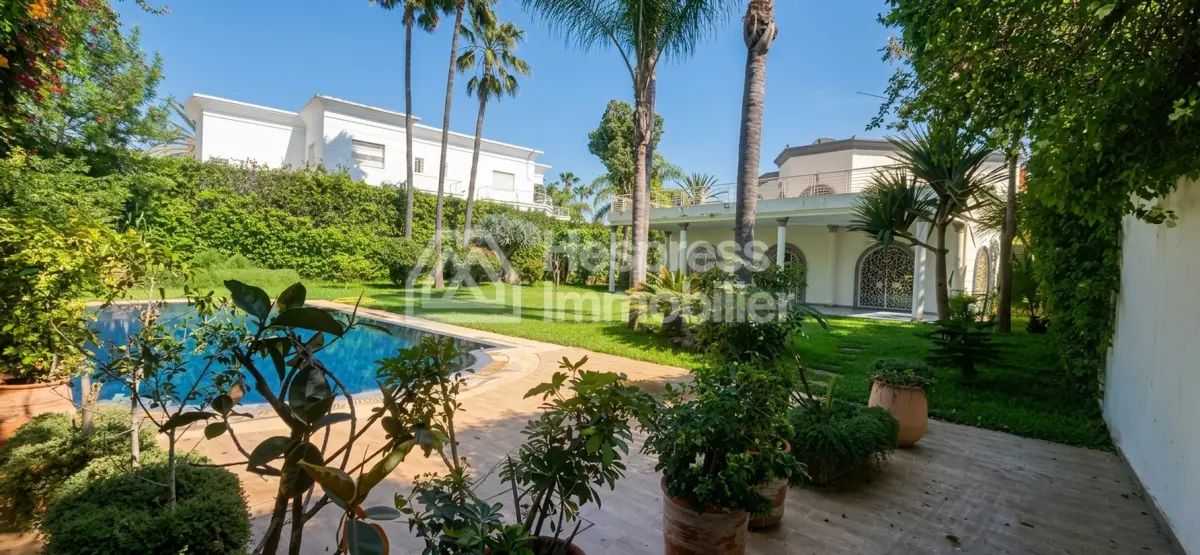 Villa for sale in Californie next to Amoud
