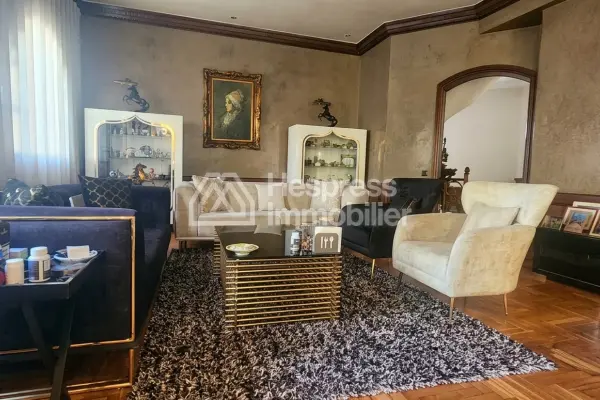 Villa for sale in Californie next to Amoud