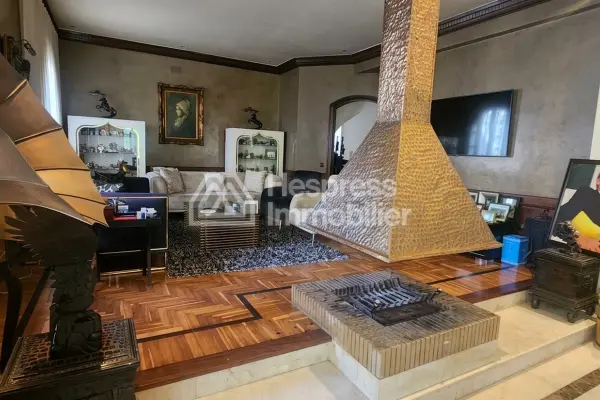 Villa for sale in Californie next to Amoud