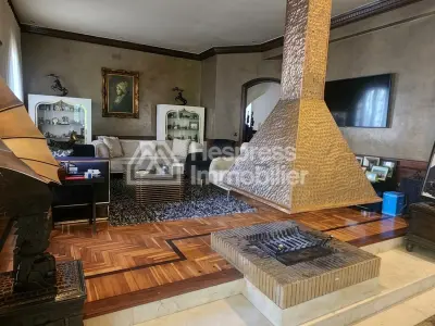 Villa for sale in Californie next to Amoud
