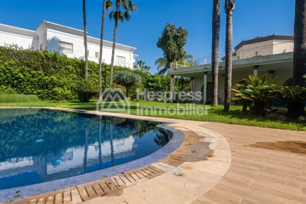 Villa for sale in Californie next to Amoud