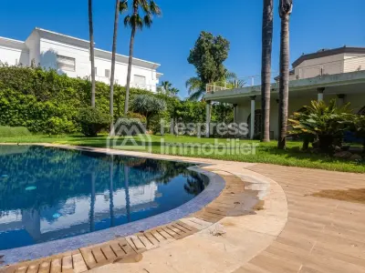 Villa for sale in Californie next to Amoud