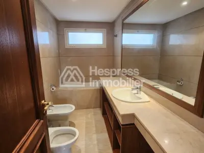 Bel appartement moderne à vendre plein Racine