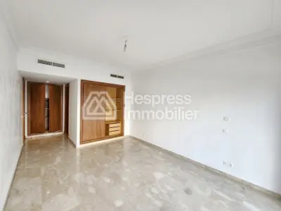 Bel appartement moderne à vendre plein Racine