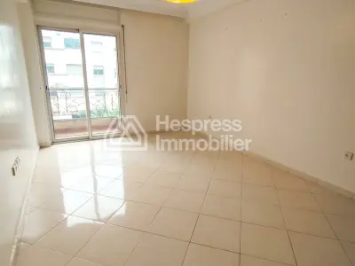 Appartement propre et convivial sur Ghandi à louer