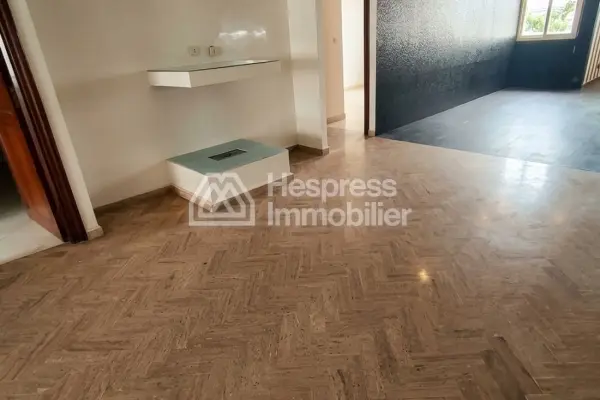 Appartement propre et convivial sur Ghandi à louer