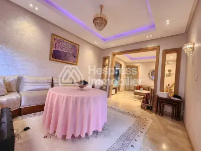 شقة مُجددة مع حديقة خاصة في مجمع سكني مسوّر في كاليفورنيا