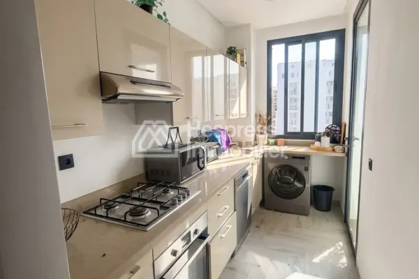 Appartement ensoleillé VIDE à louer plein CFC