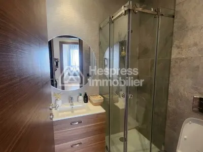 Appartement ensoleillé VIDE à louer plein CFC