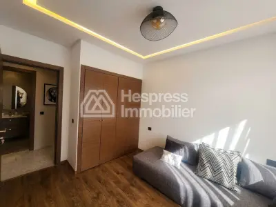 Appartement ensoleillé VIDE à louer plein CFC
