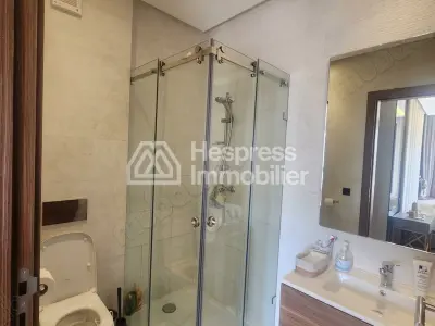 Appartement ensoleillé VIDE à louer plein CFC