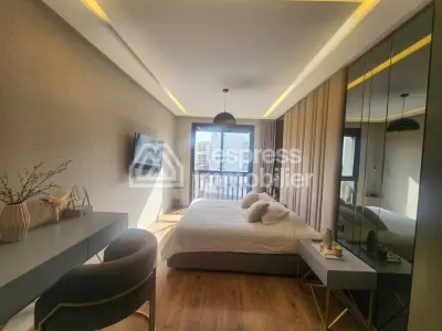 Appartement ensoleillé VIDE à louer plein CFC