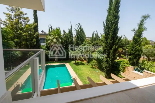 Beautiful apartment with unobstructed views and a private rooftop pool