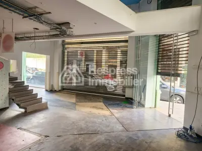 Premium corner commercial premises with 4 storefronts
