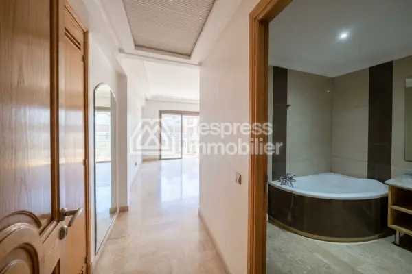 Sunny apartment Racine for sale