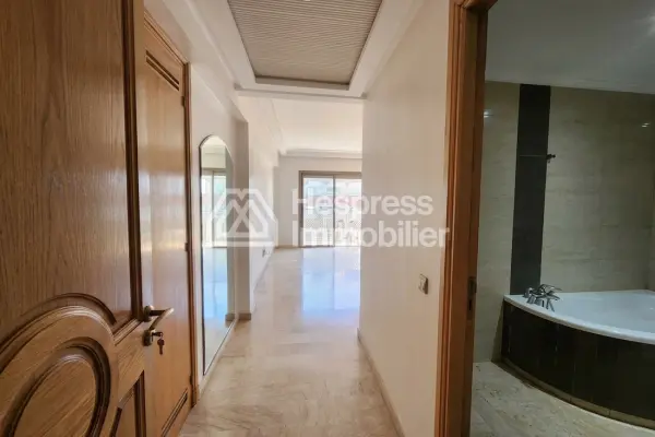 Sunny apartment Racine for sale