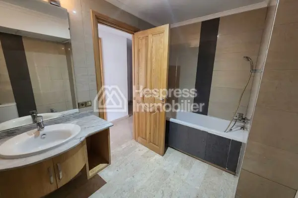 Sunny apartment Racine for sale