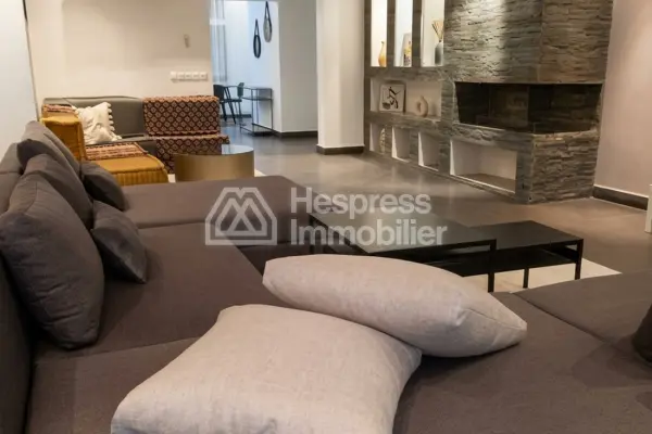 Modern 2-suite apartment in Plein Racine for rent