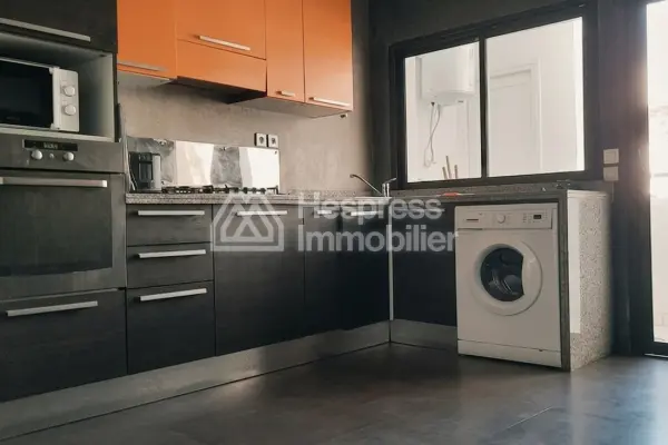 Modern 2-suite apartment in Plein Racine for rent