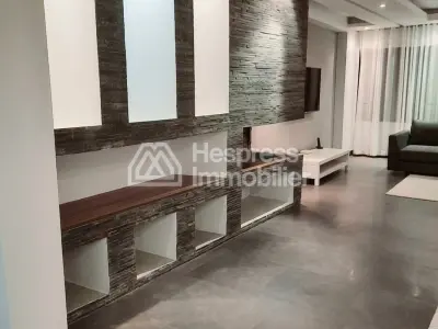 شقة حديثة مكونة من جناحين للإيجار في بلين راسين