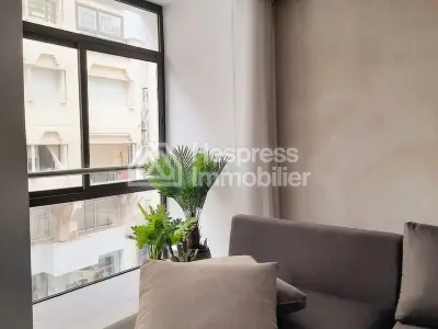 شقة حديثة مكونة من جناحين للإيجار في بلين راسين