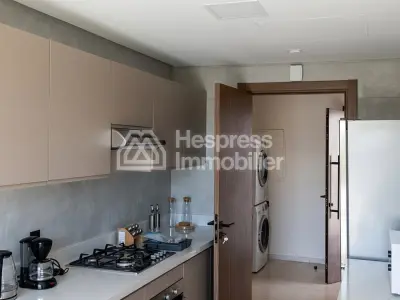 Appartement moderne meublé avec piscine et grand balcon