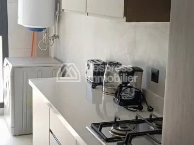 Appartement moderne meublé avec piscine et grand balcon